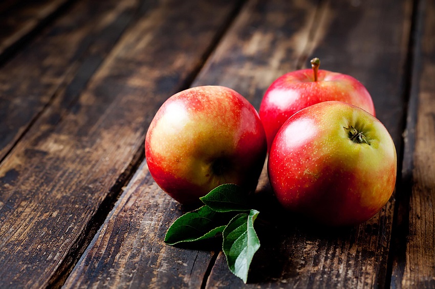 Should We Eat Apples with Peel or Without Peel