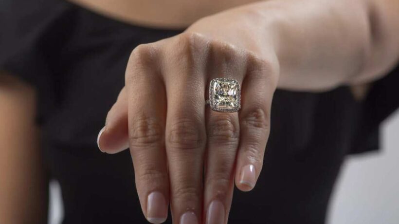 Designing Your Dream Engagement Ring: A Comprehensive Guide