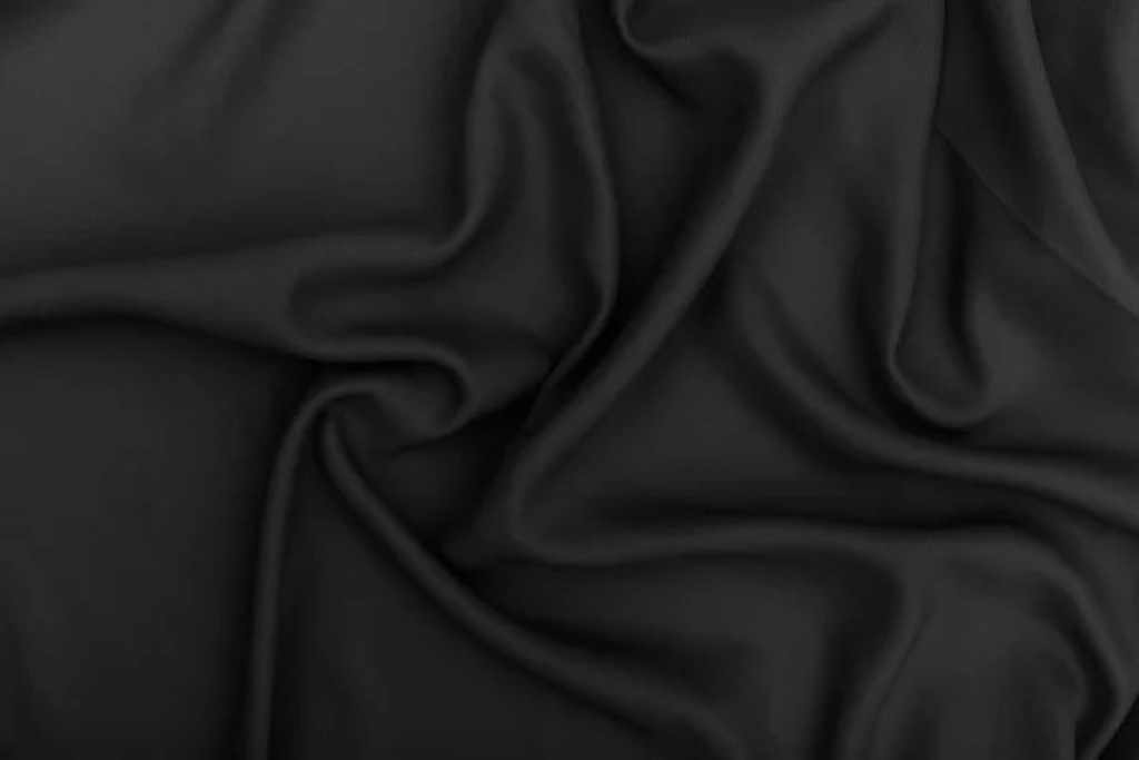 Does polyester shrink or stretch