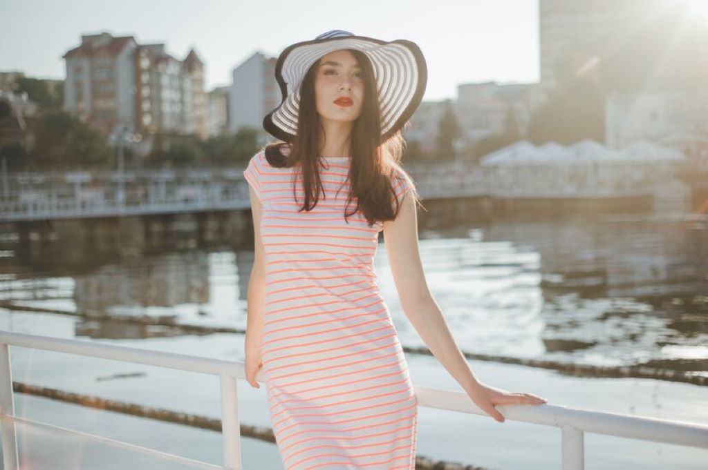 What Are The Advantages Of The Midi Cocktail Dress