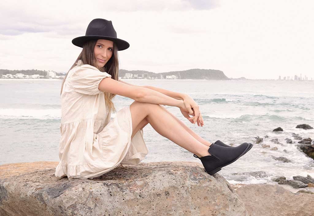 What outfits do Chelsea boots go with?