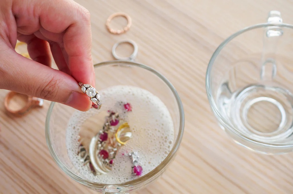 How to clean costume jewelry