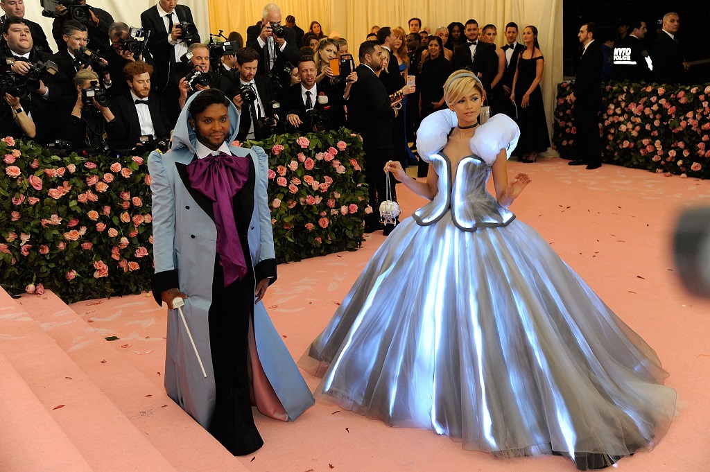 A Night of Glamour and Giving
