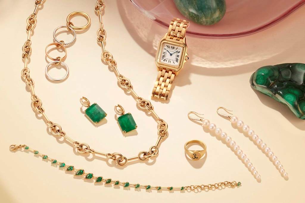 Choosing Outfits That Complement Heirloom Jewelry