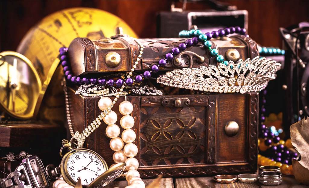 heirloom jewelry into modern outfits